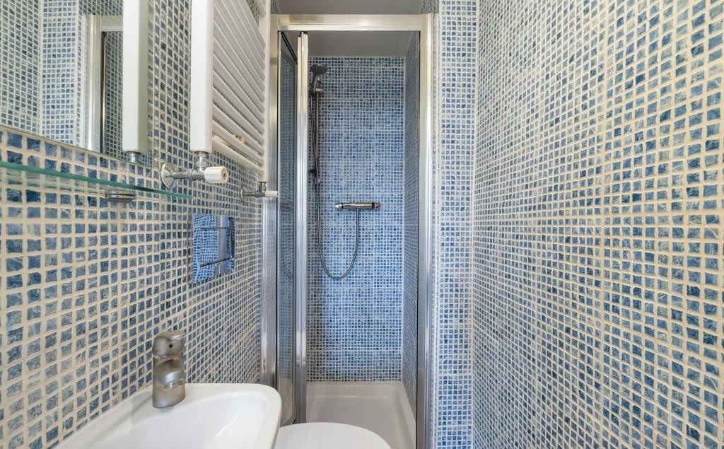 Room Fairholme Road in Greater London