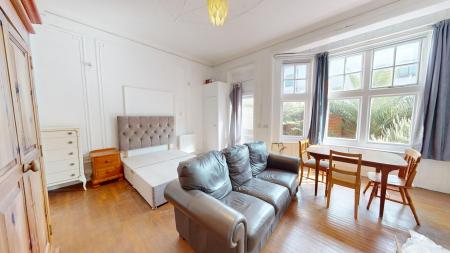 Flat Somerhill Road in Hove
