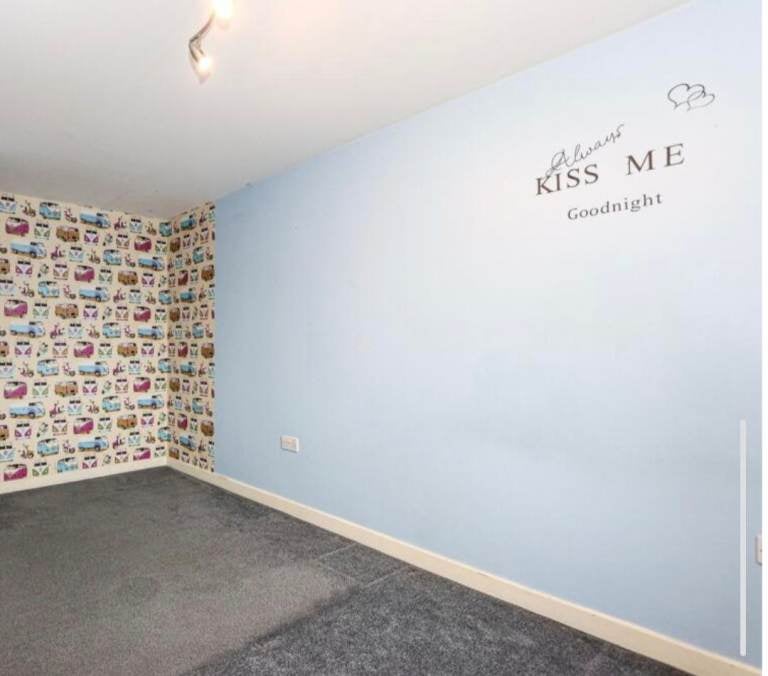 Flat Ruislip Road East in Greater London