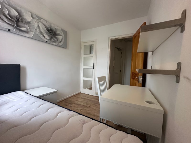 Room Colney Hatch Lane in Greater London
