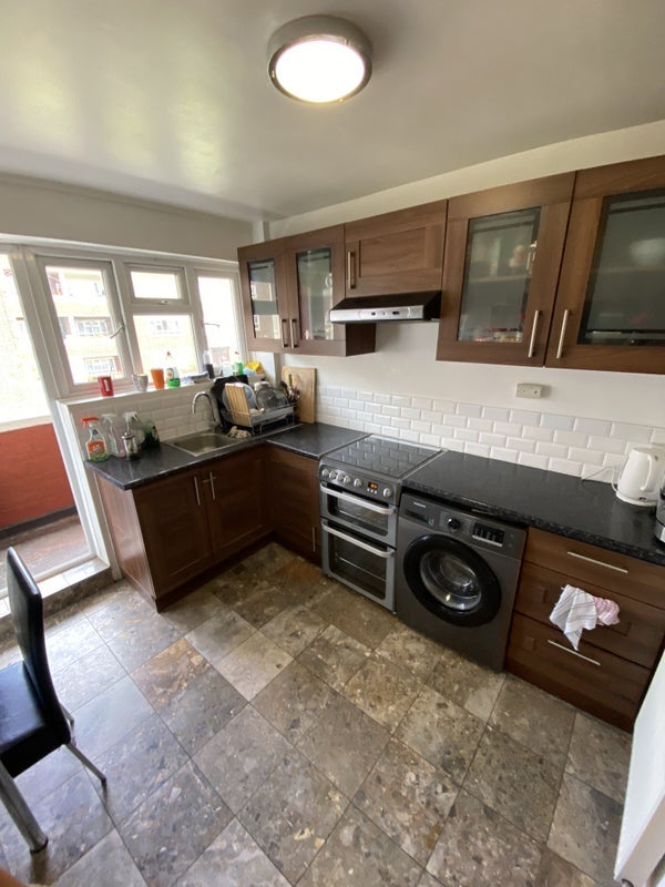 Room Colney Hatch Lane in Greater London
