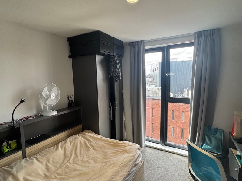 Room St James Road in Glasgow