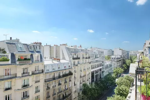Flat Avenue de Suffren in Paris
