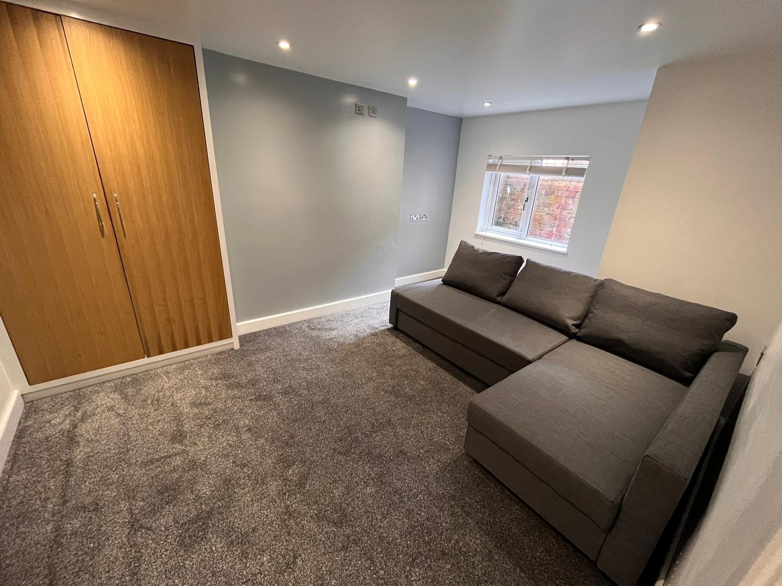 House Estcourt Terrace in Leeds