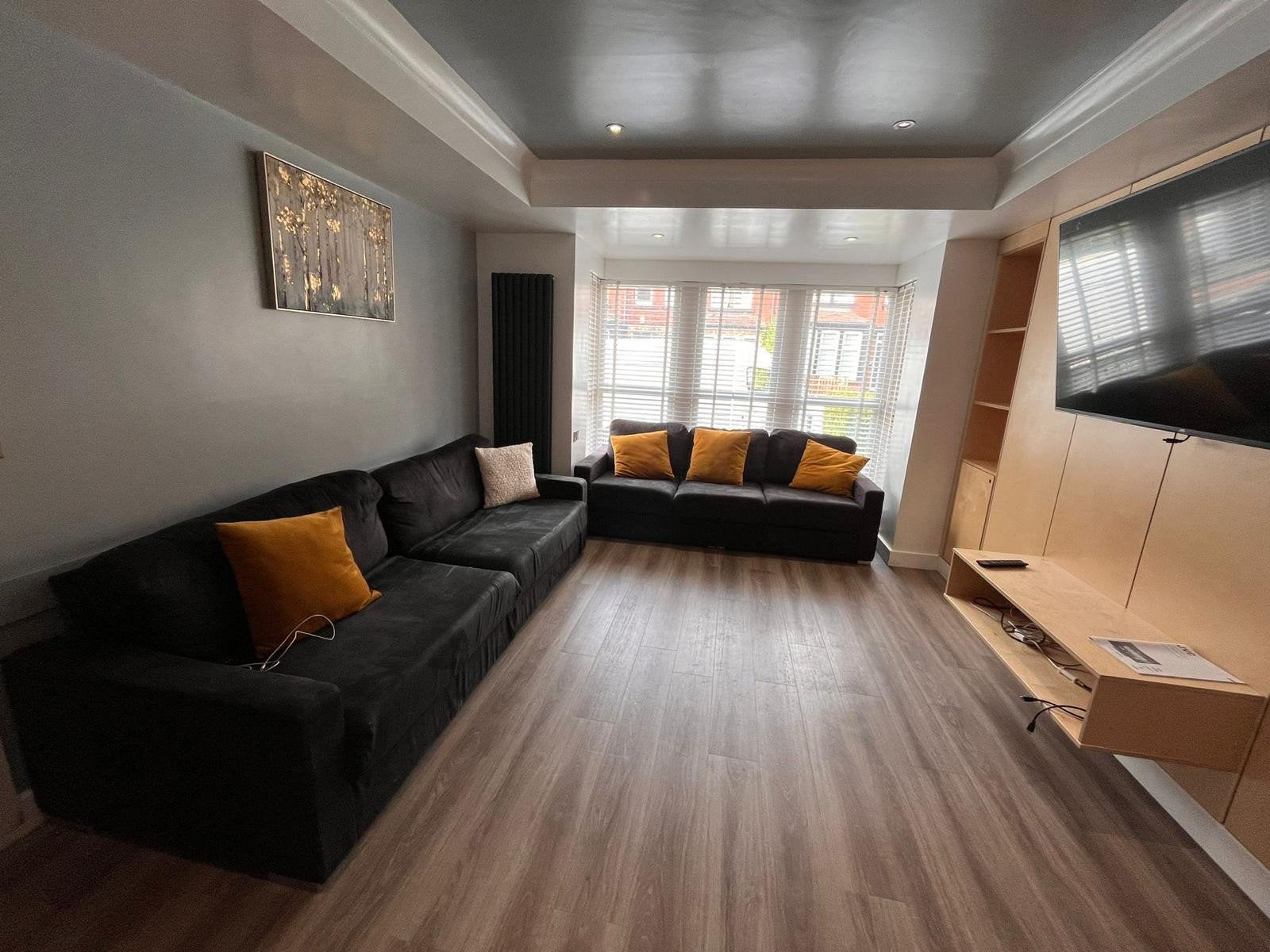 House Estcourt Terrace in Leeds