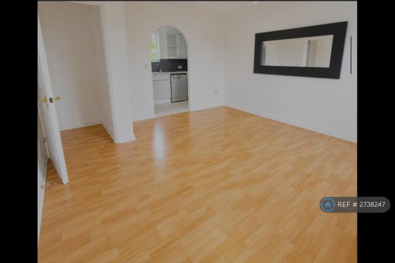 Flat Mayflower Road in Grays