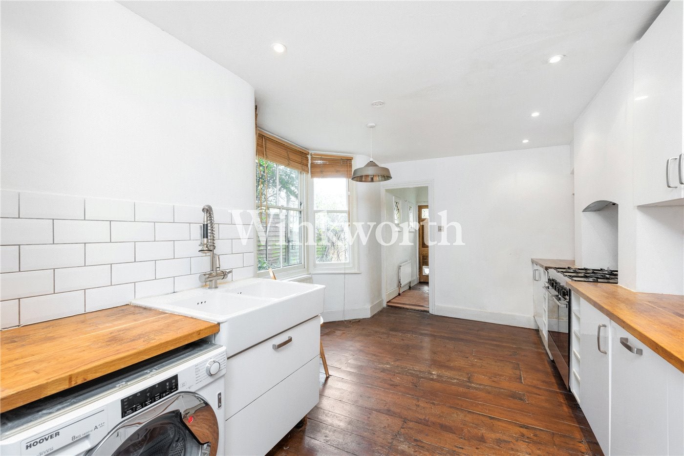 Flat Wightman Road in Greater London