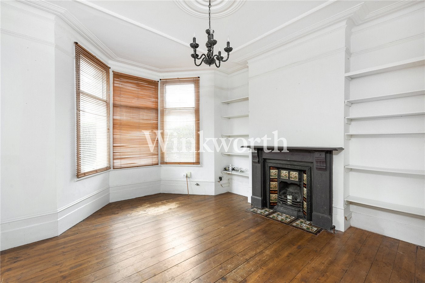 Flat Wightman Road in Greater London