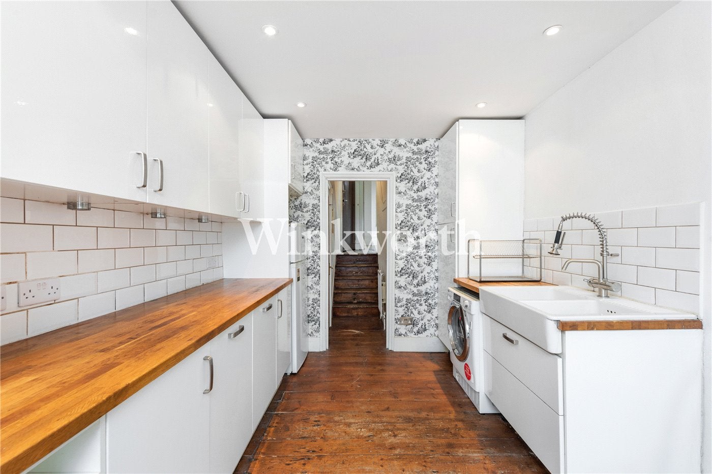 Flat Wightman Road in Greater London