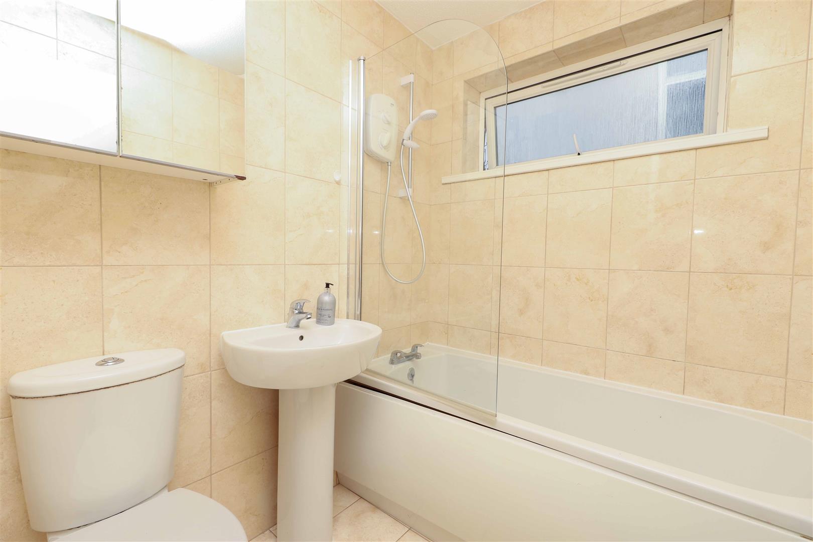 Flat Kenmare Close in Greater London