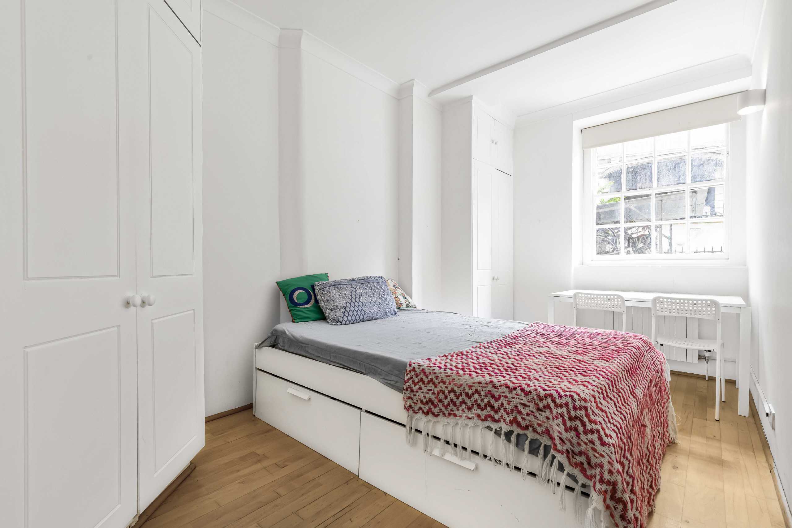 Flat Tavistock Place in Greater London