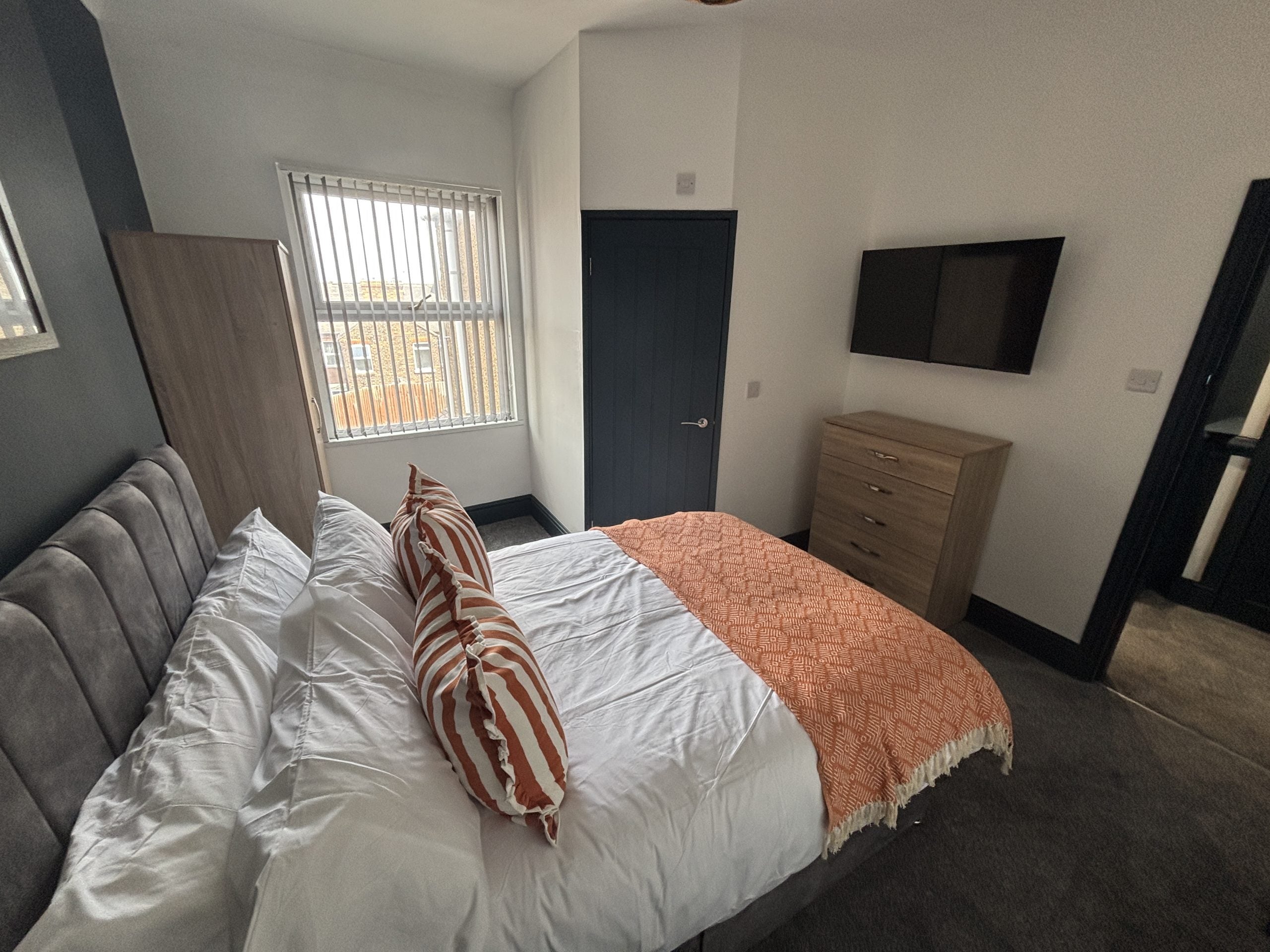 Room Lockett Street in Stoke-on-Trent