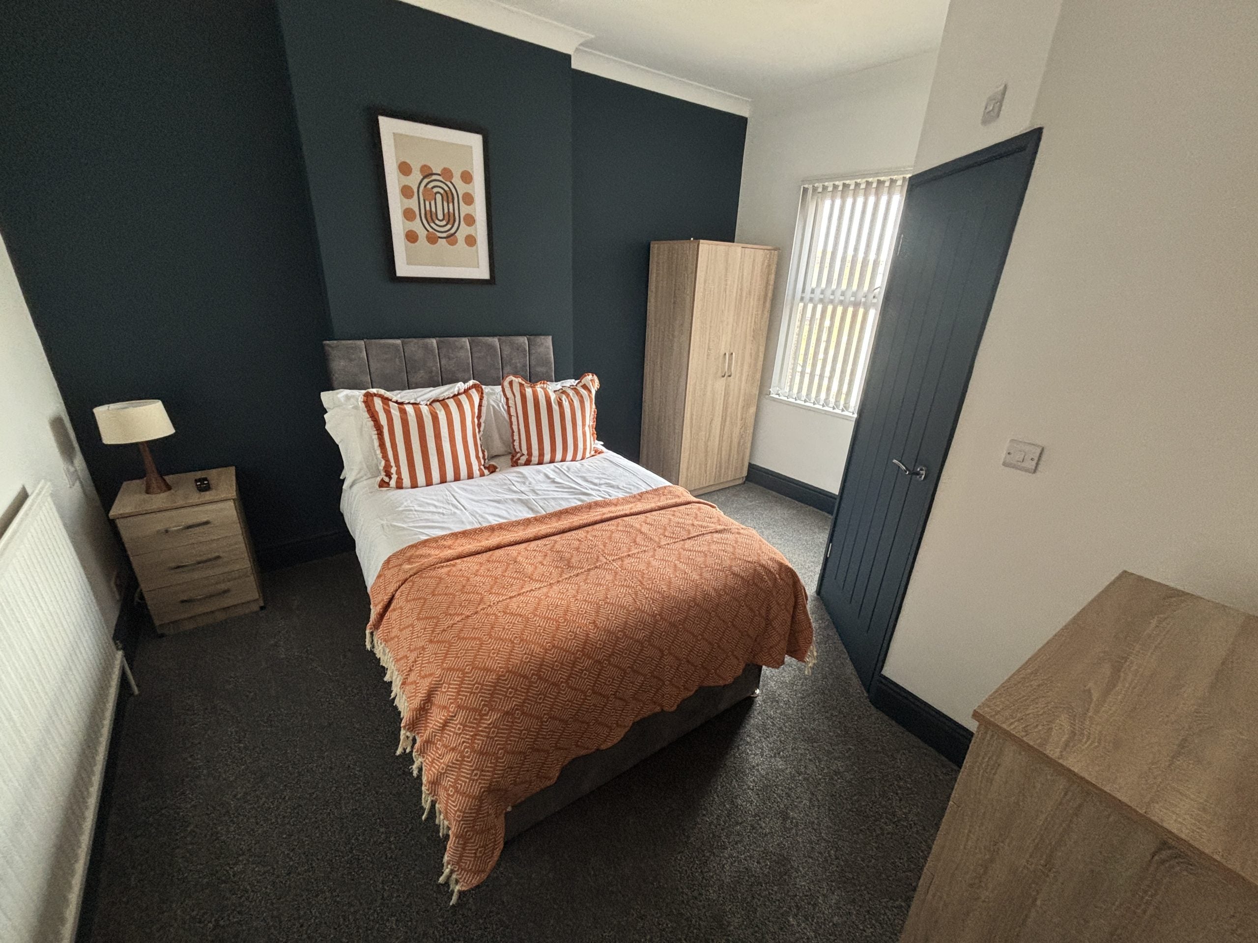 Room Lockett Street in Stoke-on-Trent