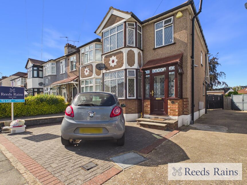 House Belgrave Avenue in Greater London