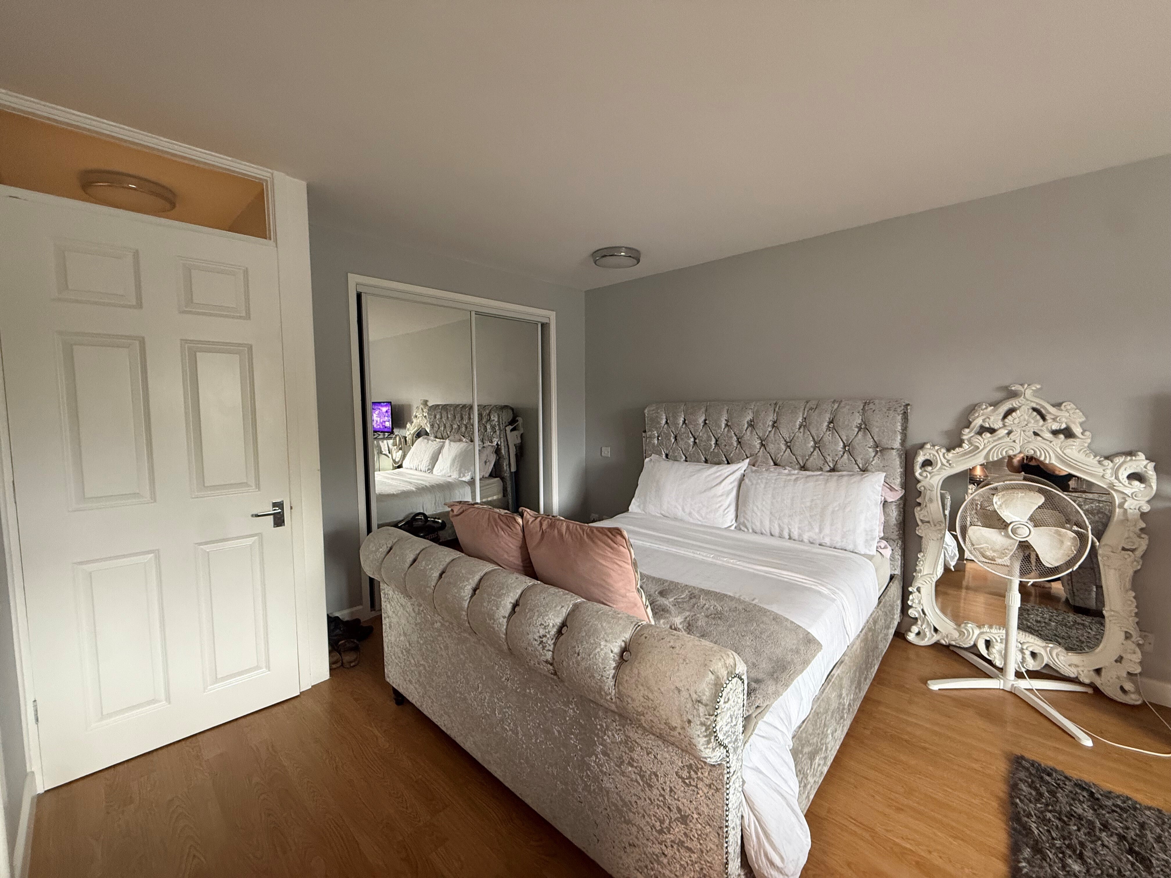 Flat Sutherland Close in Test Valley