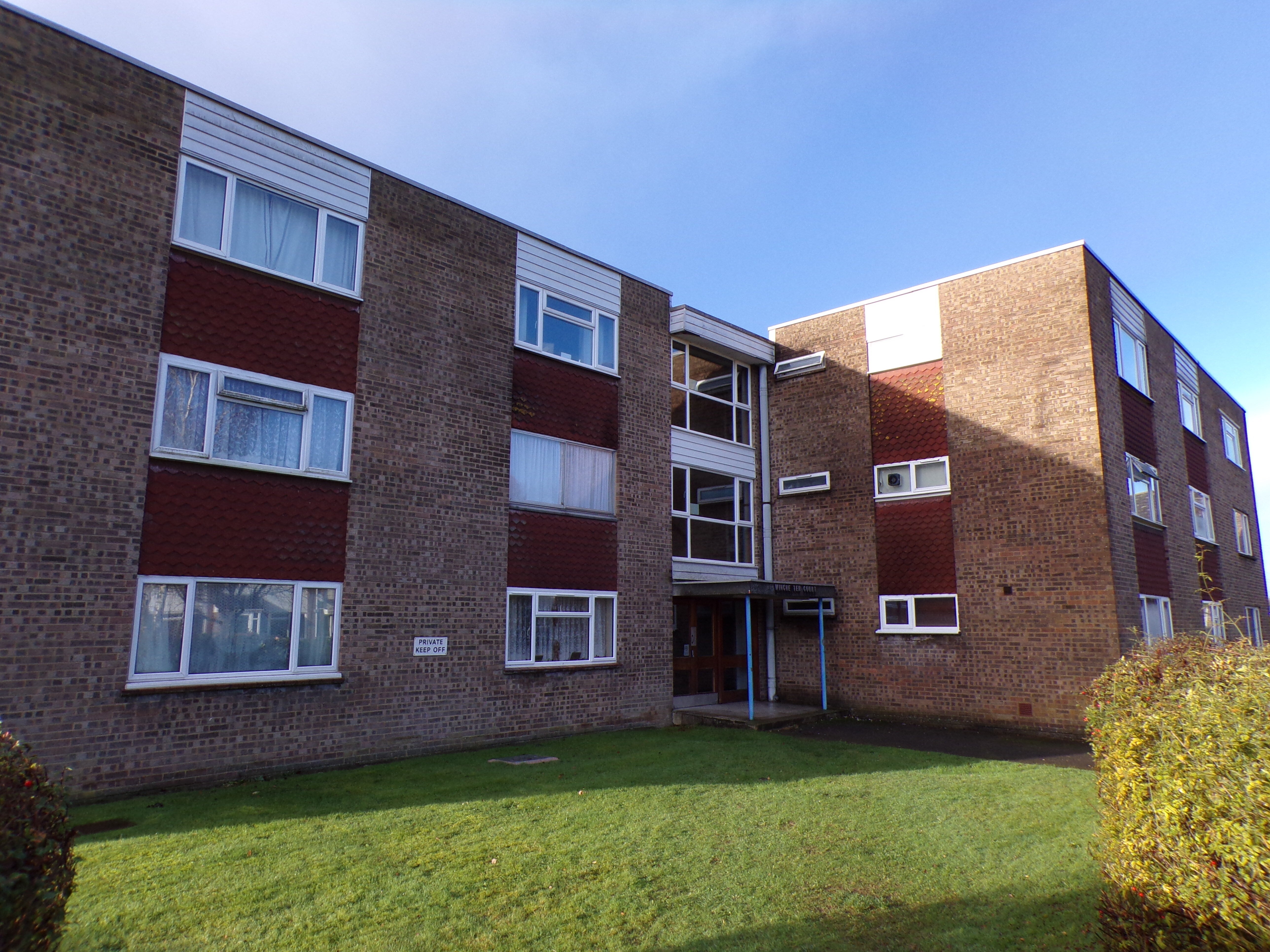 Flat Sutherland Close in Test Valley