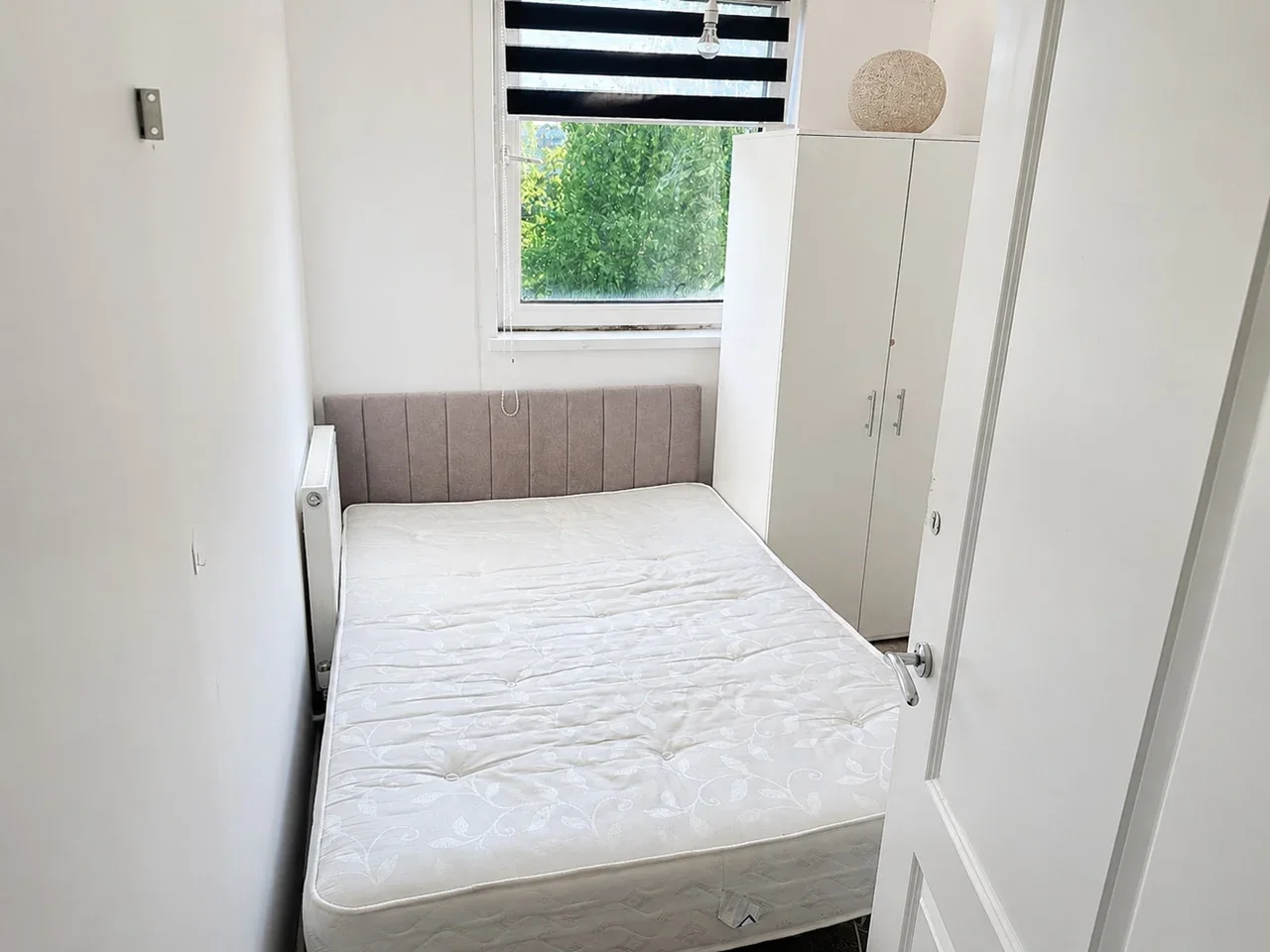 Room Evenwood Close in Greater London