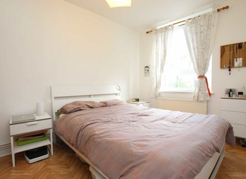 Flat Maygood Street in Greater London
