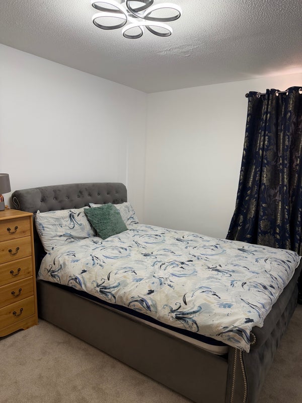 Room Westray Crescent in Salford
