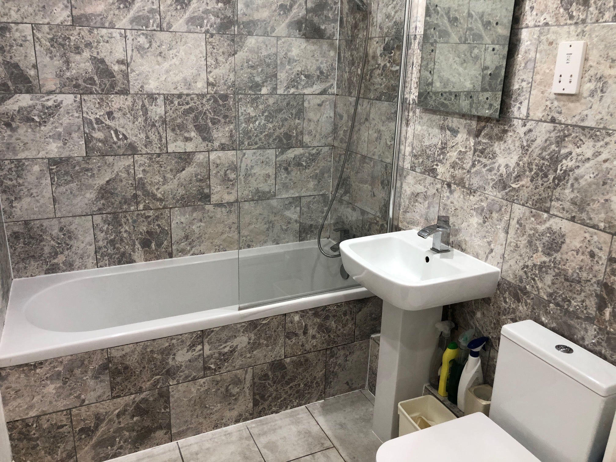 Flat Cheyne Walk in Greater London