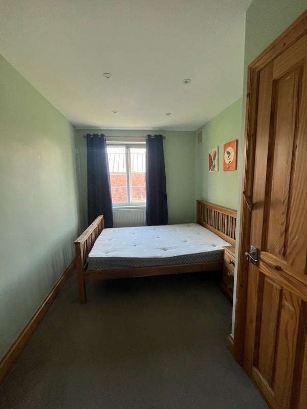 Room Gifford Gardens in Greater London