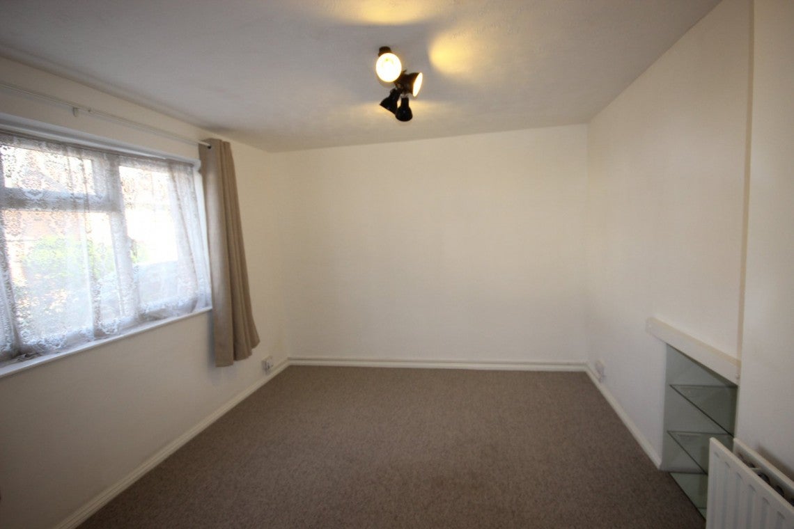Flat Magnolia Street in Greater London
