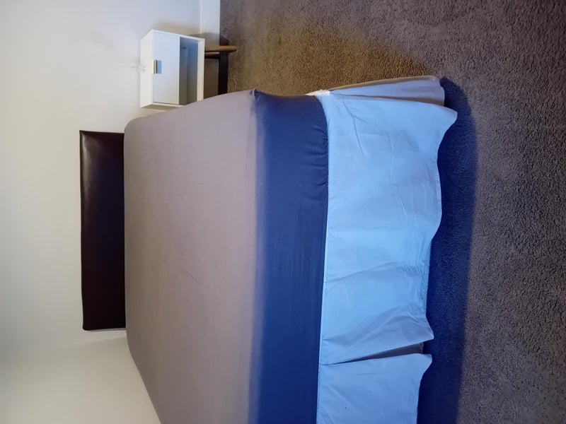Room Park Grove in Greater London