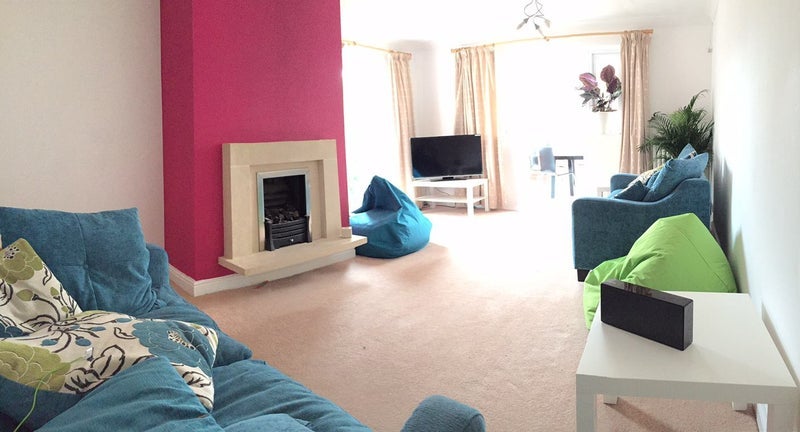 House Gaveston Close in Warwick
