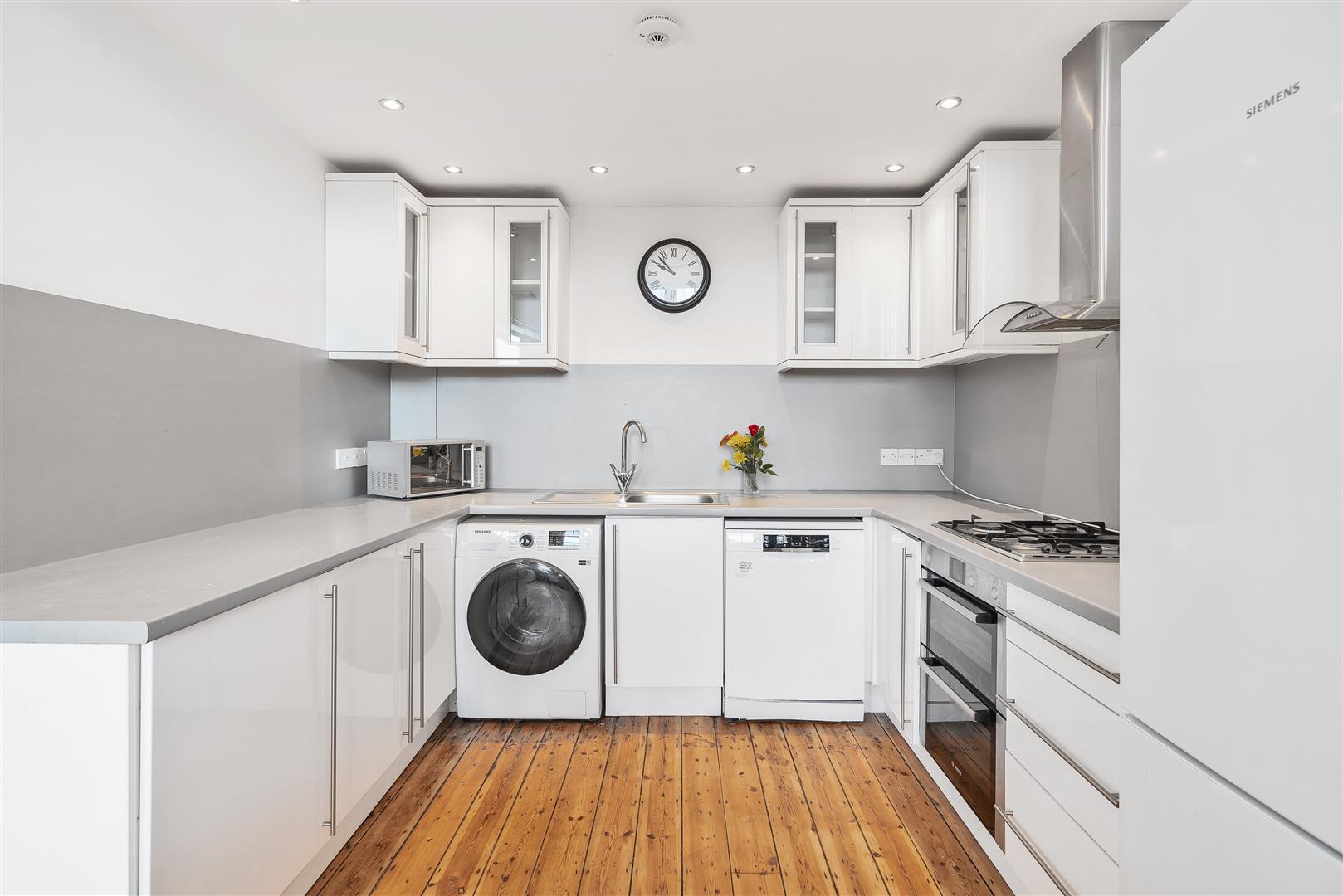 Flat York Grove in Greater London