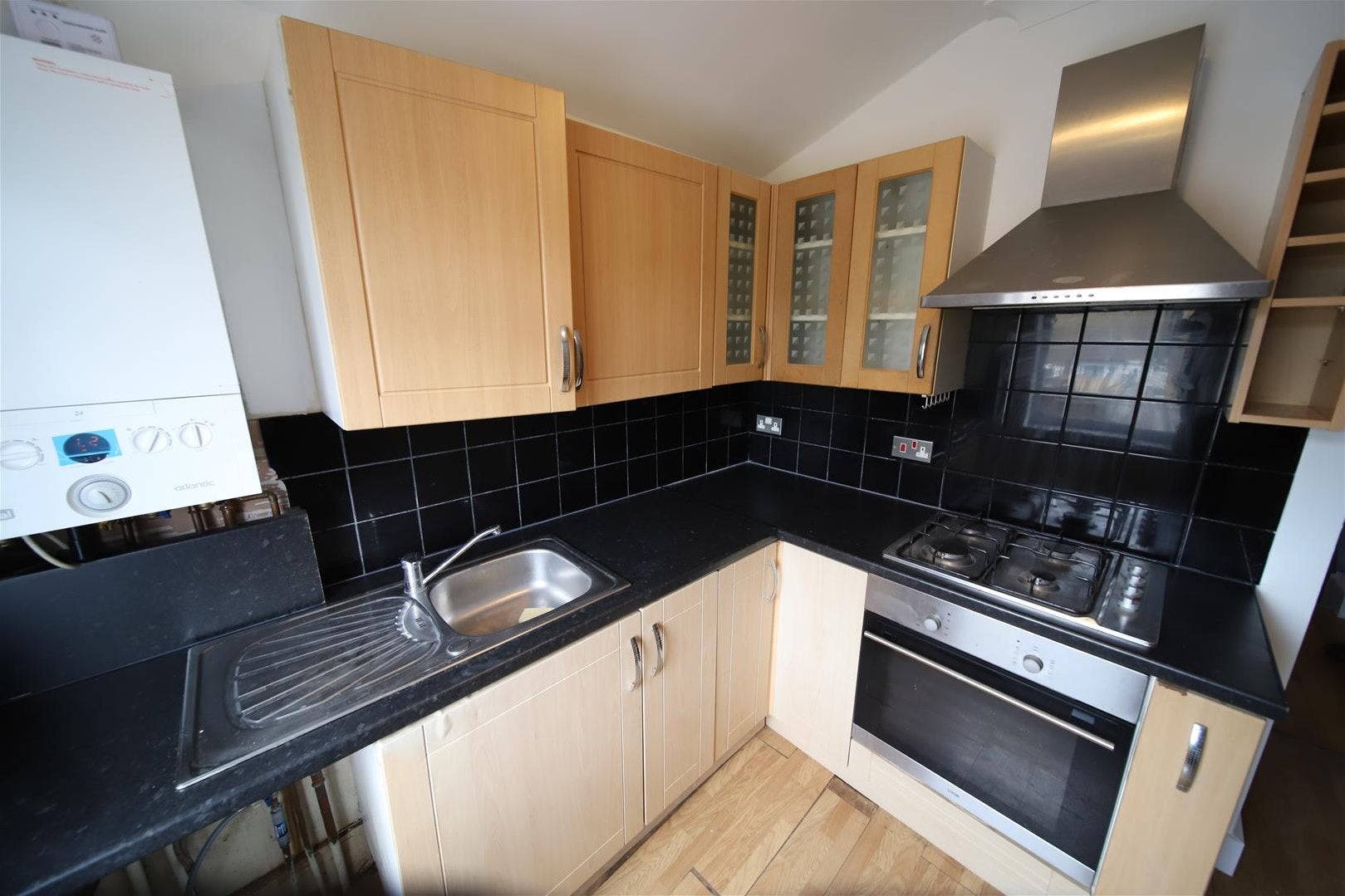 Flat Lincoln Road in Greater London