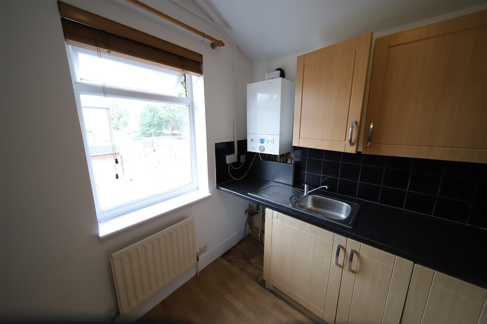 Flat Lincoln Road in Greater London