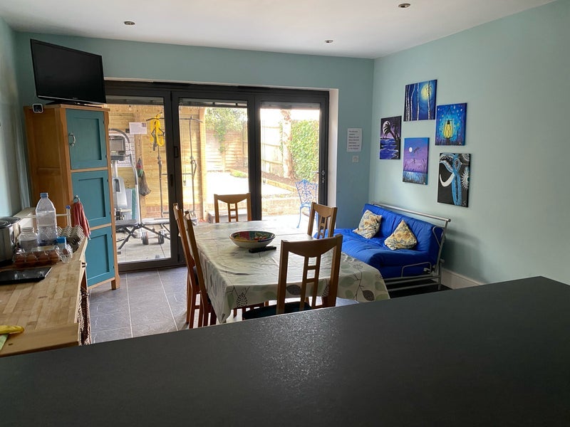 Room Upton Road in Slough