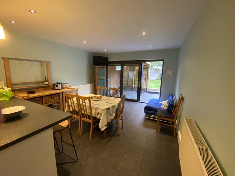 Room Upton Road in Slough
