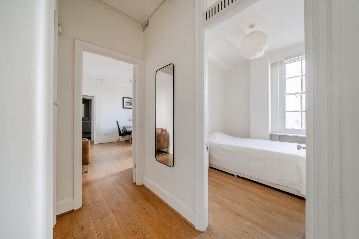 Flat Queensway in City of Westminster