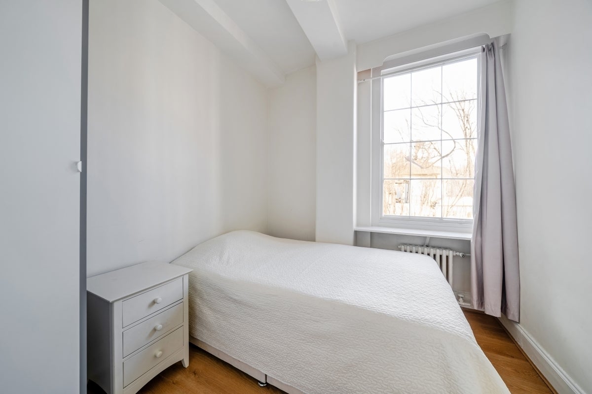 Flat Queensway in City of Westminster