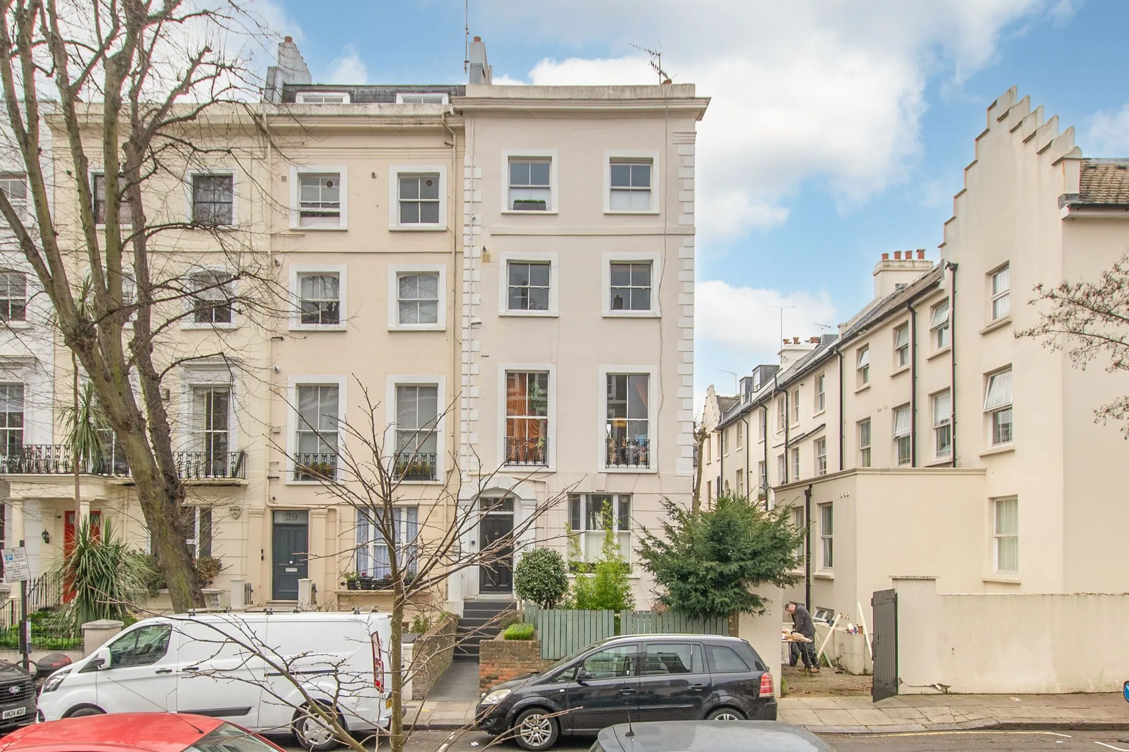 Flat Courtnell Street in City of Westminster