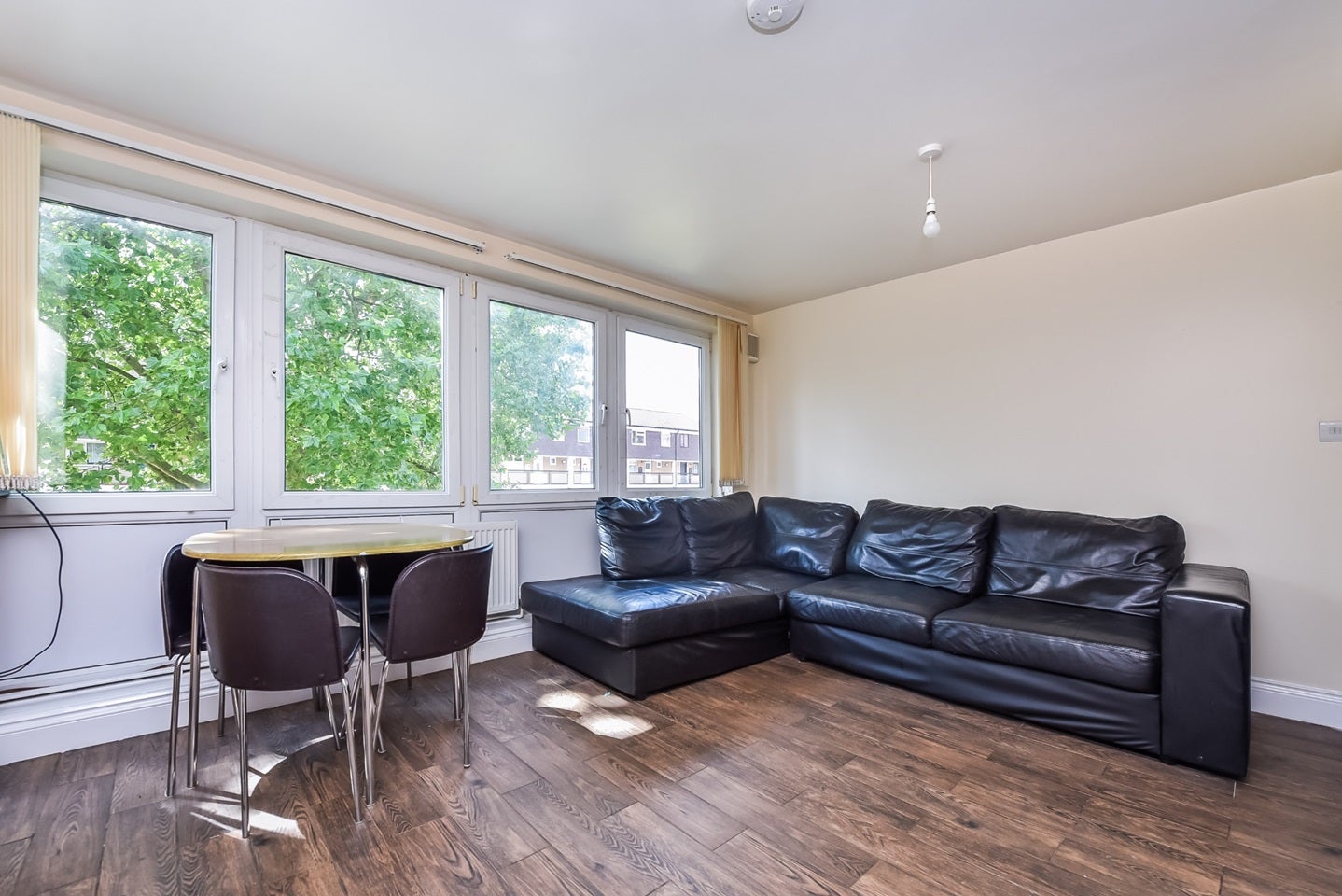 Flat Creswick Walk in Greater London