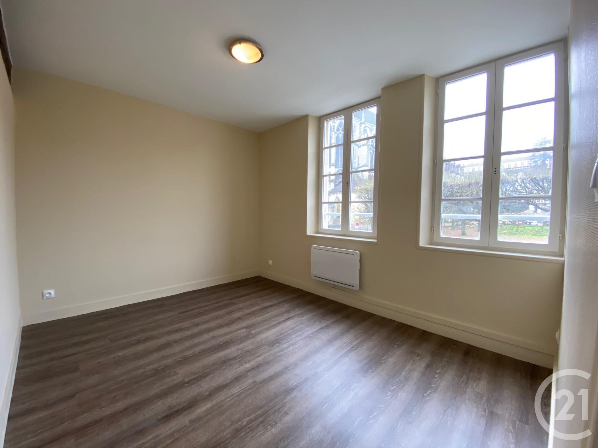 Appartement Place Saint-Pierre à Chartres