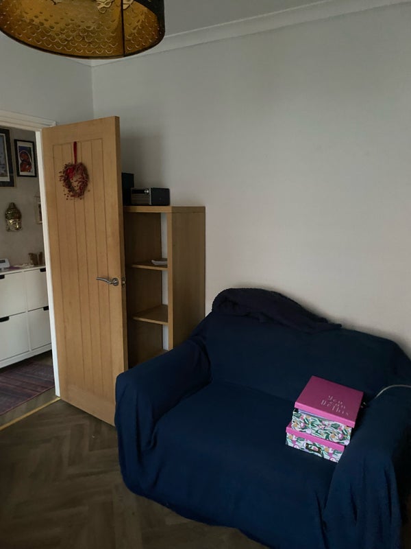 Room Crown Road in Bristol