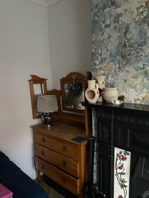 Room Crown Road in Bristol