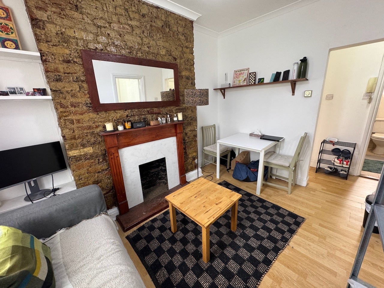 Flat Kentish Town Road in Greater London