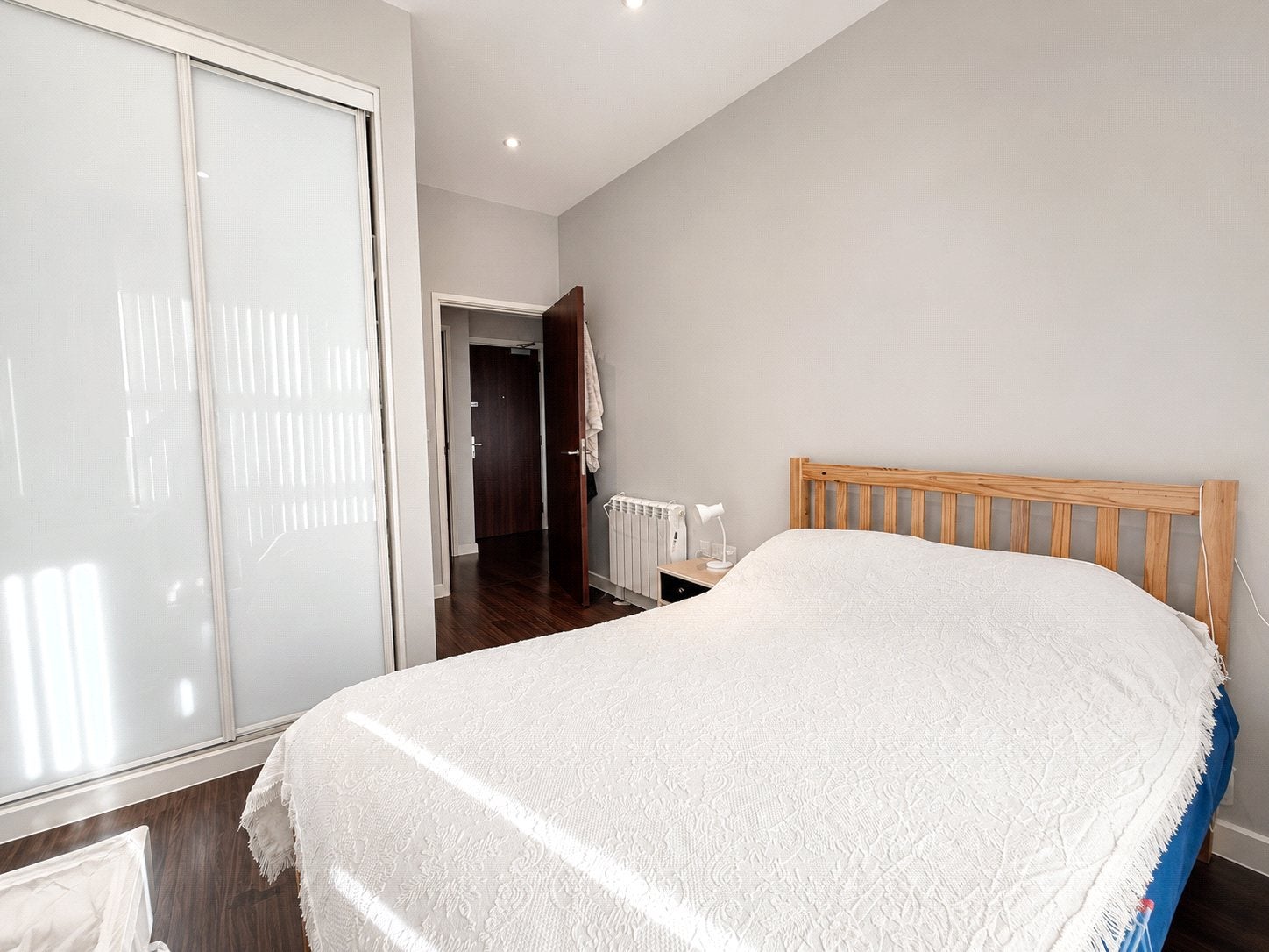 Flat Bath Road in Greater London