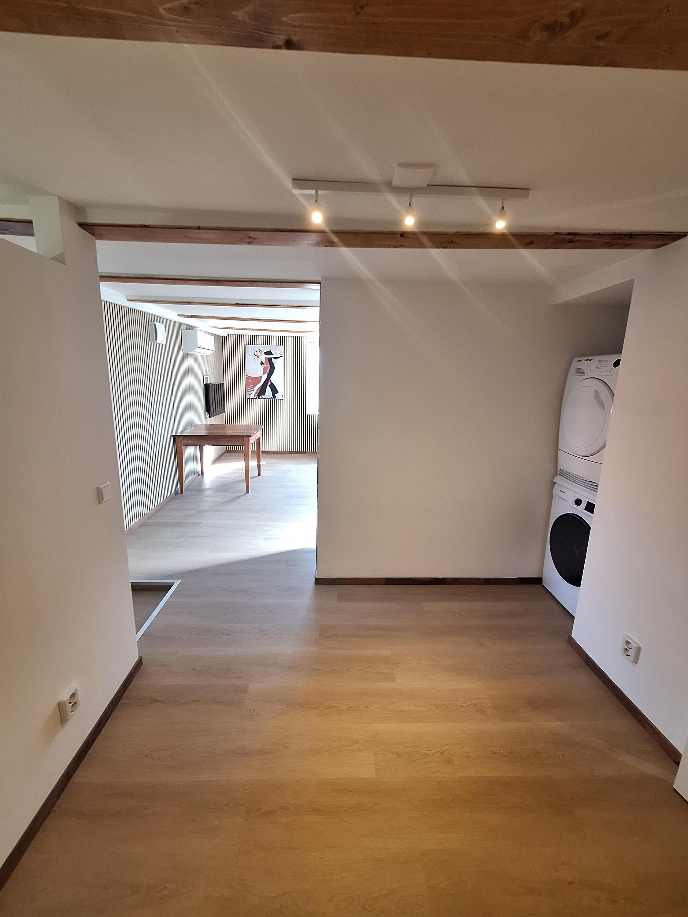 Studio te huur: Burgwal 25C, Delft