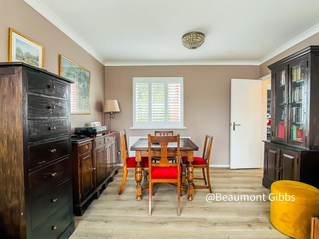Flat Cleanthus Close in Greater London