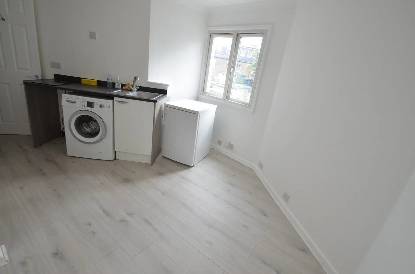 Flat Chingford Road in Greater London