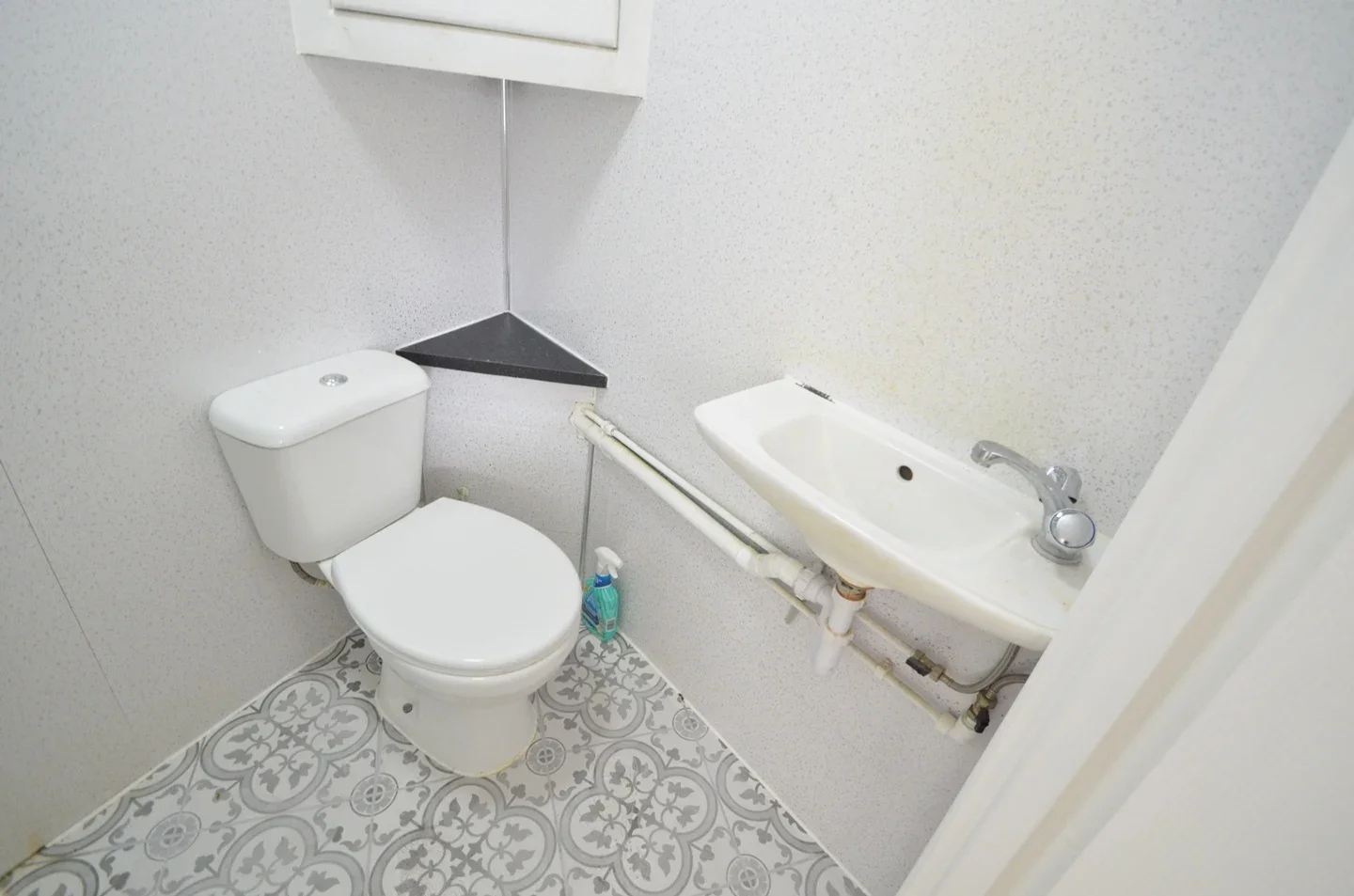 Flat Chingford Road in Greater London
