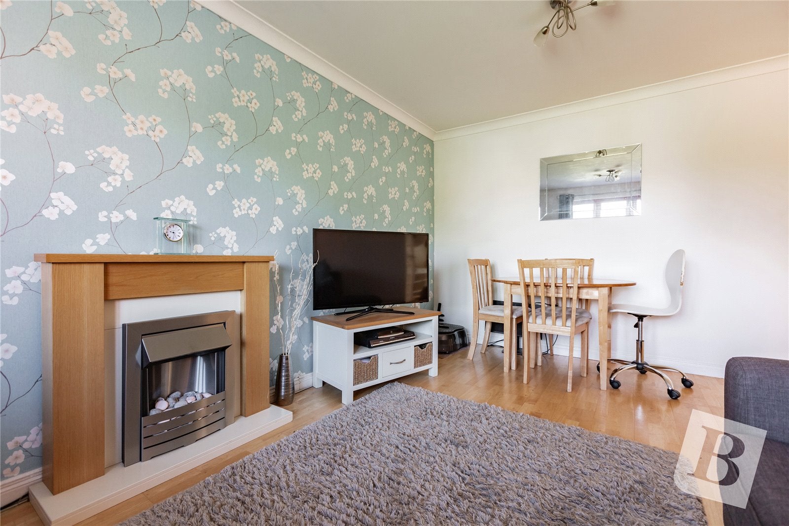 Flat Waterville Drive in Basildon