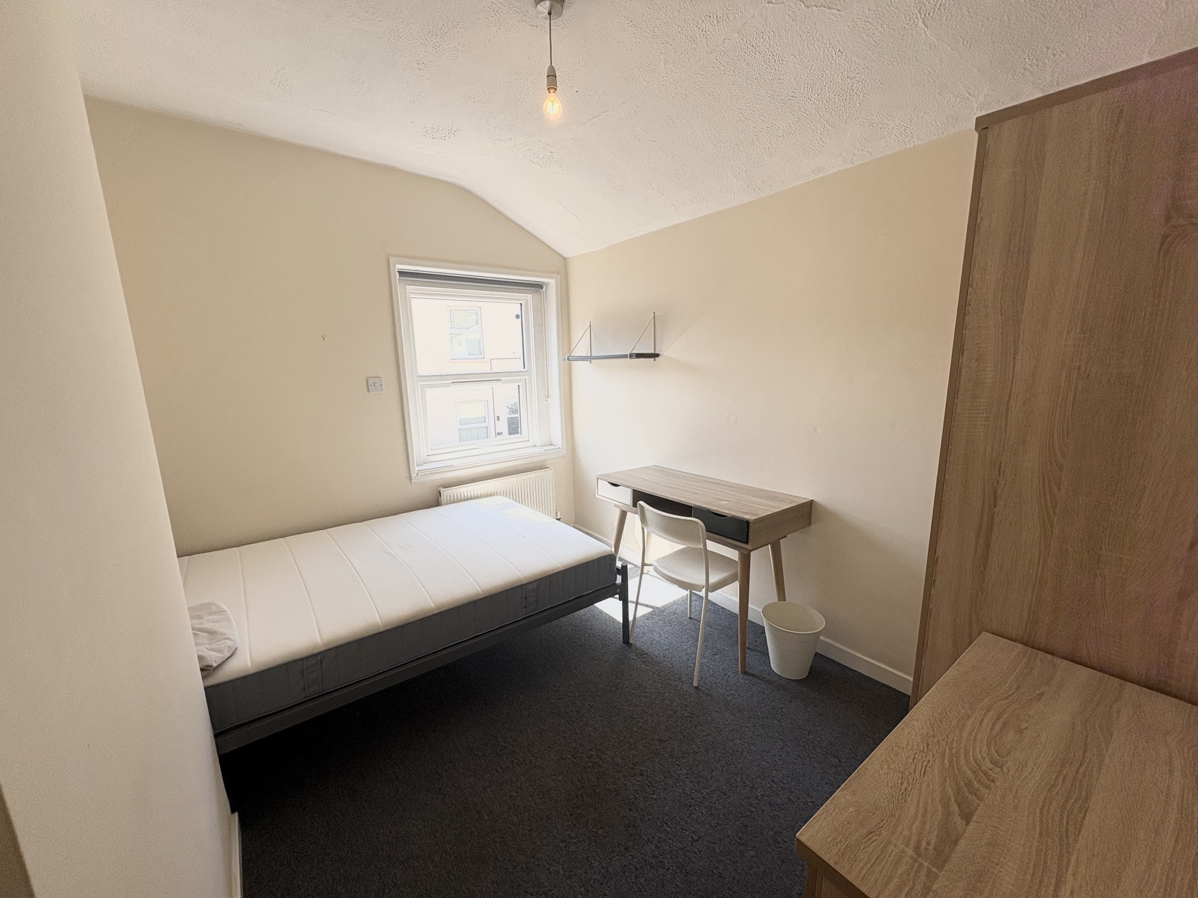 Room Raleigh Road in Bristol