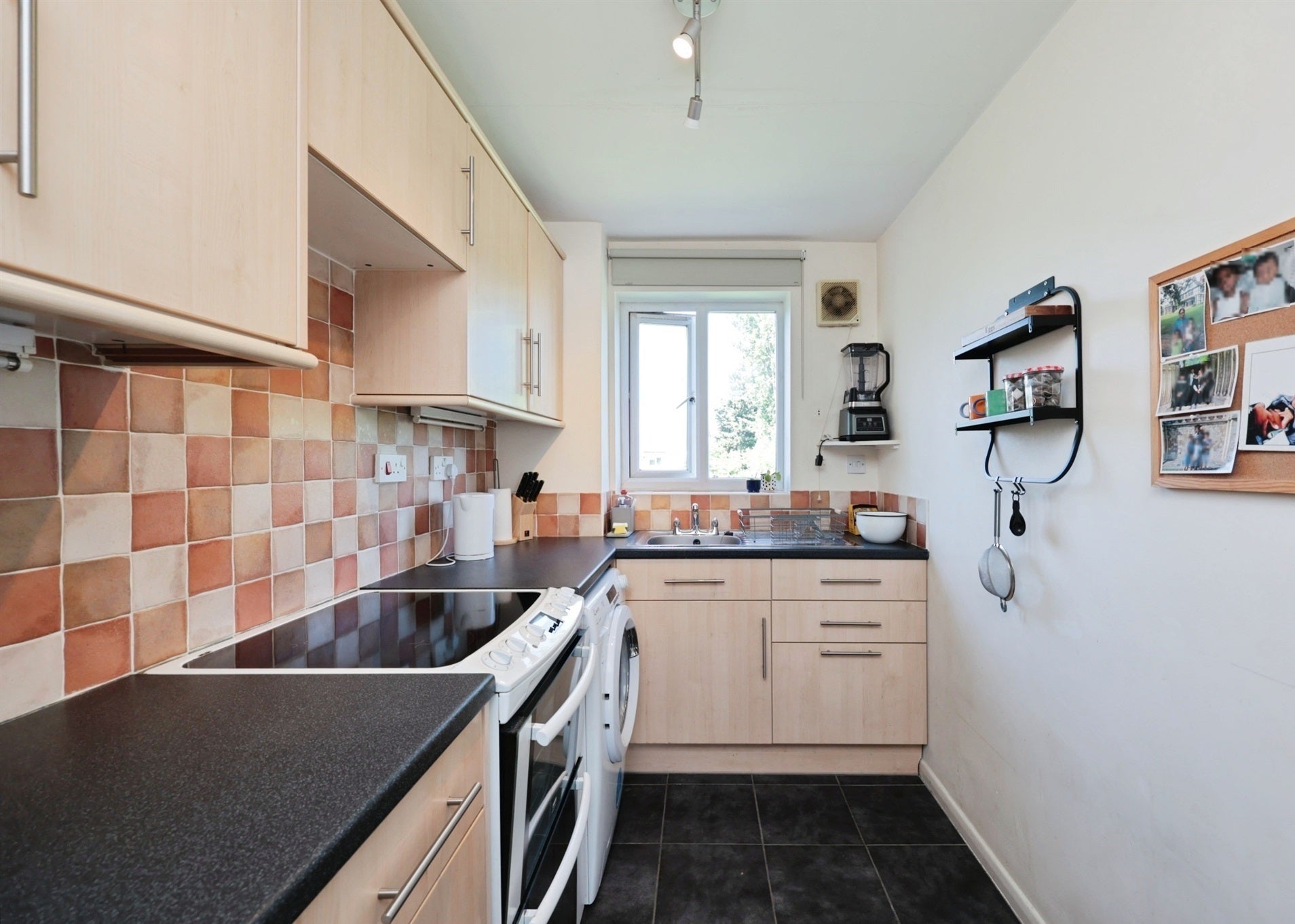 Flat Pioneer Way in Watford