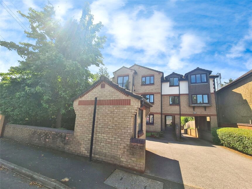 Flat Millbrook Road East in Southampton